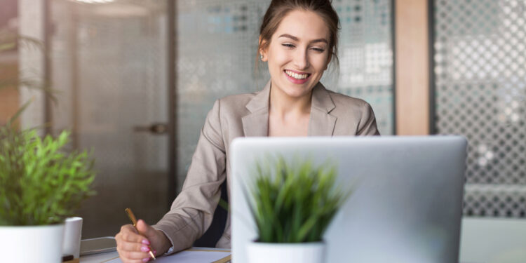 Erfolgreich im Kontakt mit Personalberatungen. Richtig auf Recruiting Anfragen in den Sozialen Netzwerken wie linkedin und XING reagieren.